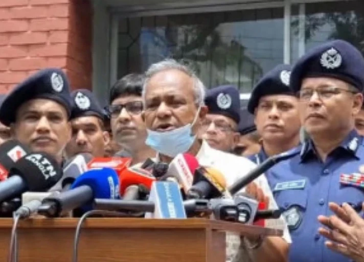 দলবদ্ধ সহিংসতা বা ‘মব’ ঘটনায় জড়িতদের কাউকে ছাড় দেওয়া হবে না: স্বরাষ্ট্র উপদেষ্টা